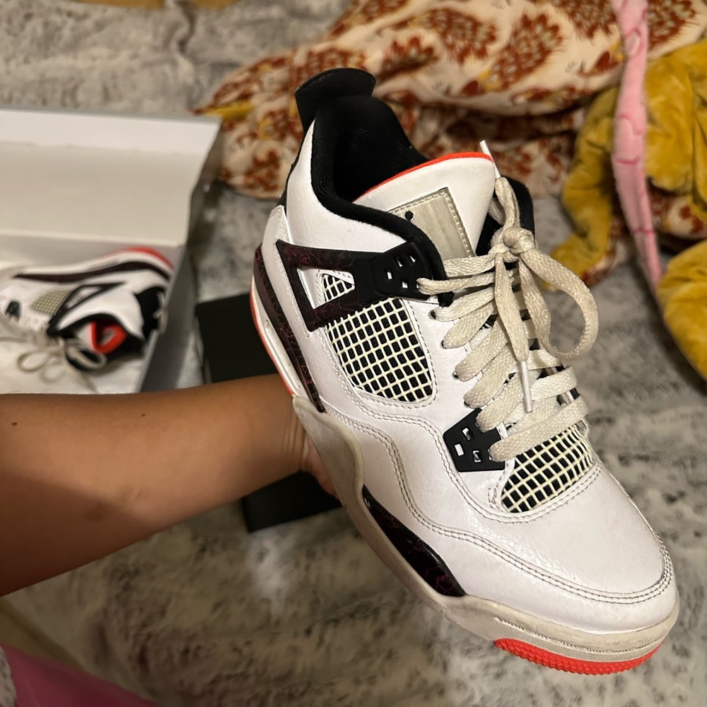 Jordan 4s size 6.5y